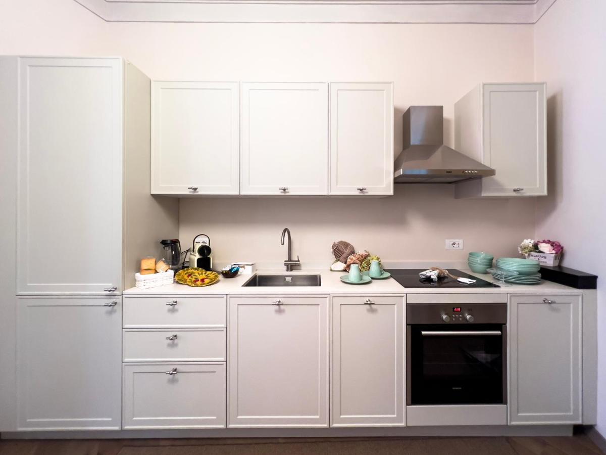 La Piccola Casa Di Ubs Apartment Sestri Levante Luaran gambar